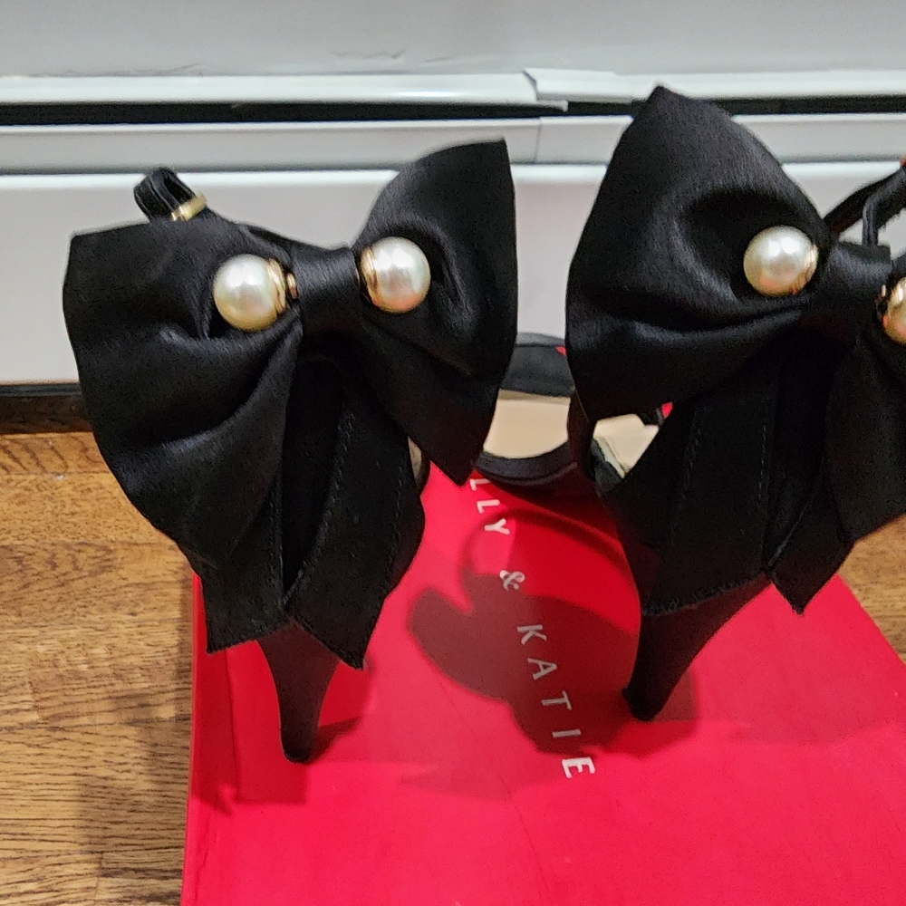 Kelly & Katie Tamatha Heels - Picture 5 of 9